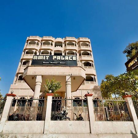 Capital O Amit Palace Bhīlwāra Kültér fotó
